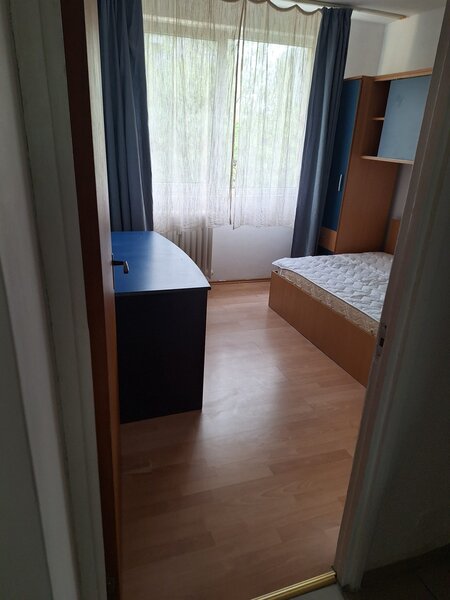 Metrou, 3 camere Titan, Piata Trapezului,