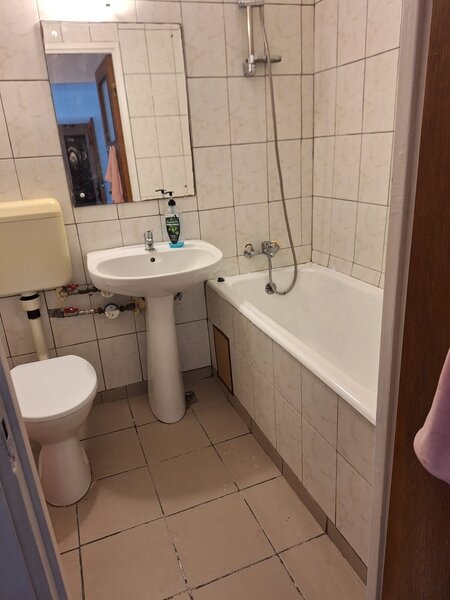 Metrou, 3 camere Titan, Piata Trapezului,