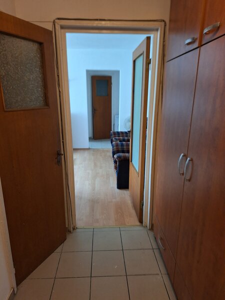 Metrou, 3 camere Titan, Piata Trapezului,