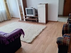 Metrou, 3 camere Titan, Piata Trapezului